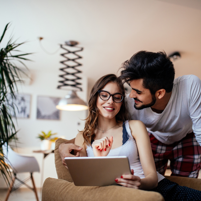 Thinking About Buying a Ring Online? Here’s 3 Things You Need to Know